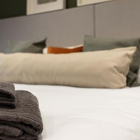Luxe Courtyard Apartment For 4 Near Exeter City Centre Екстер'єр фото