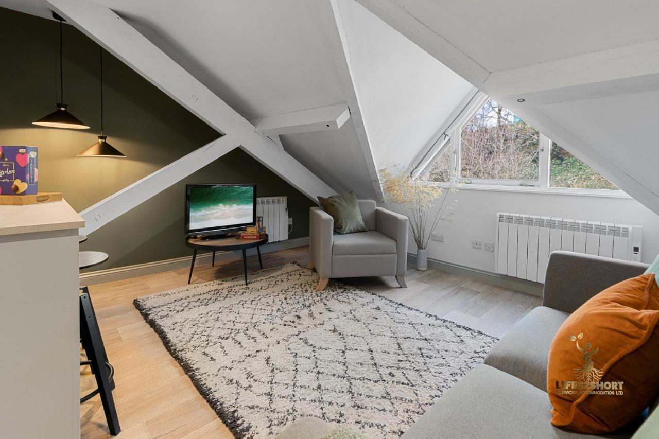 Luxe Courtyard Apartment For 4 Near Exeter City Centre Екстер'єр фото