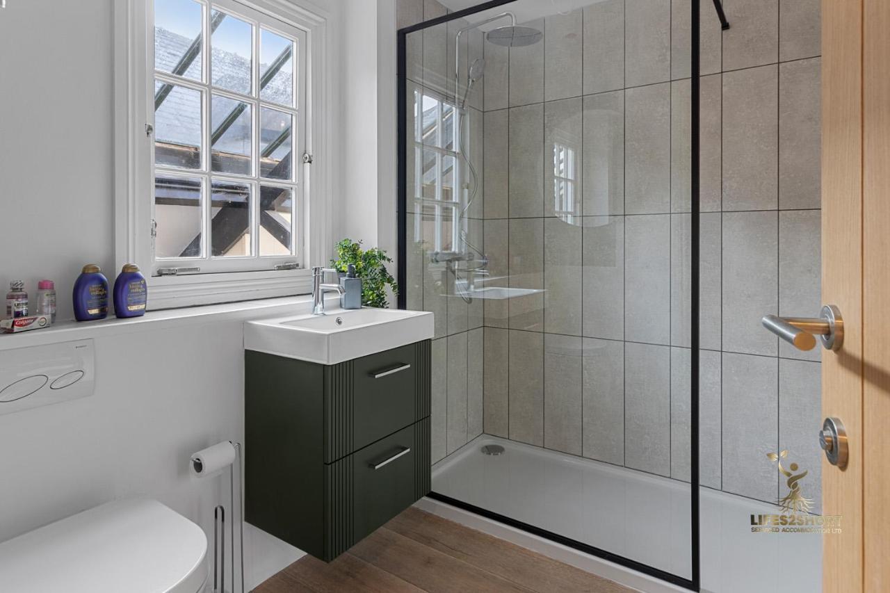 Luxe Courtyard Apartment For 4 Near Exeter City Centre Екстер'єр фото