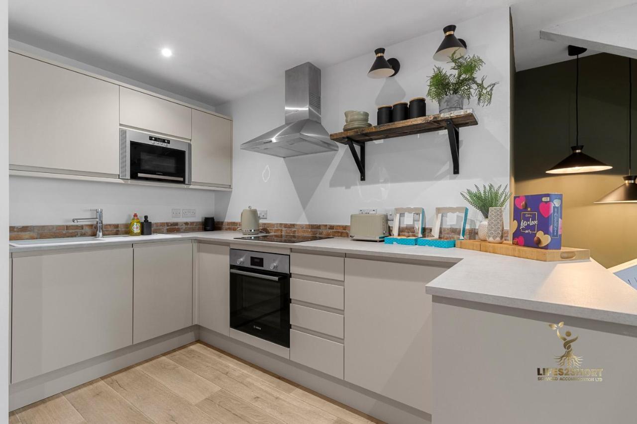 Luxe Courtyard Apartment For 4 Near Exeter City Centre Екстер'єр фото