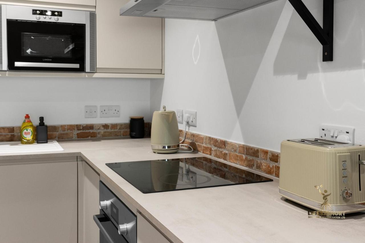 Luxe Courtyard Apartment For 4 Near Exeter City Centre Екстер'єр фото