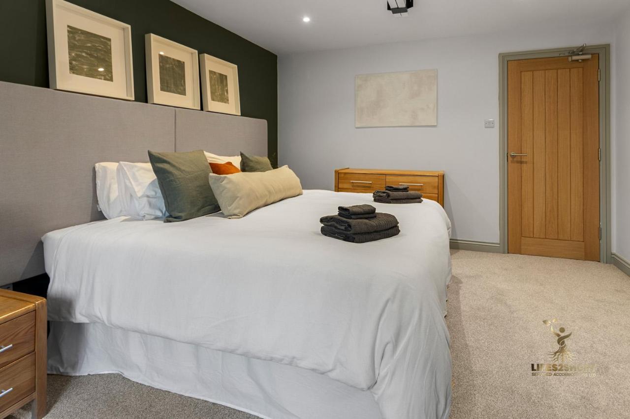 Luxe Courtyard Apartment For 4 Near Exeter City Centre Екстер'єр фото