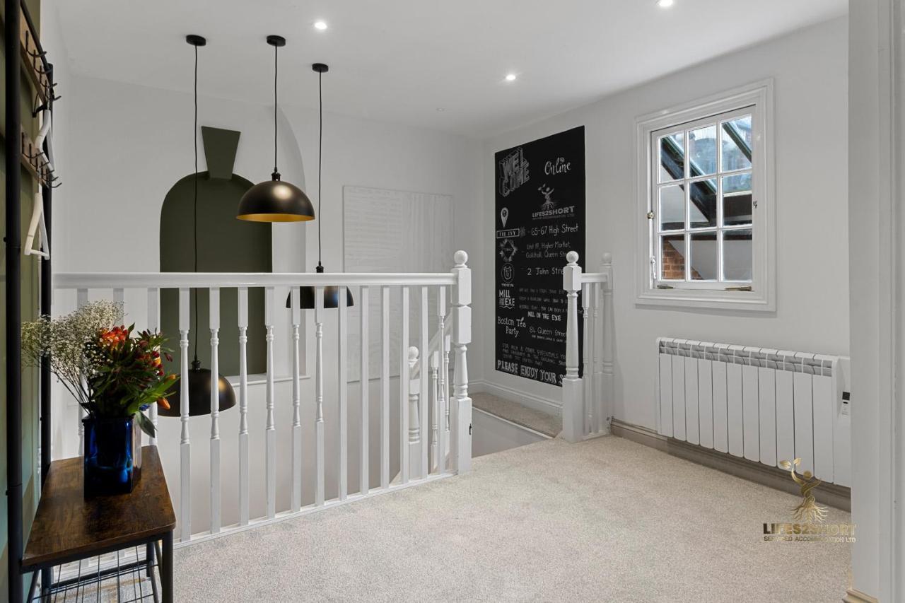 Luxe Courtyard Apartment For 4 Near Exeter City Centre Екстер'єр фото